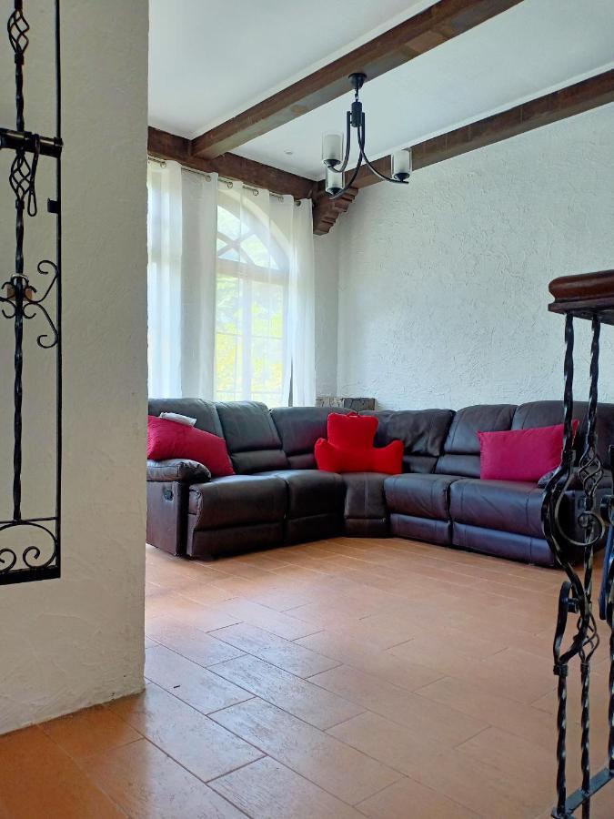 El Castillo Bed And Breakfast Angono Экстерьер фото