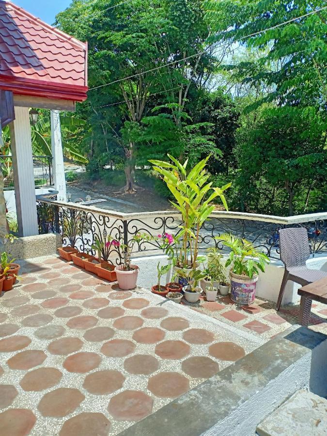 El Castillo Bed And Breakfast Angono Экстерьер фото