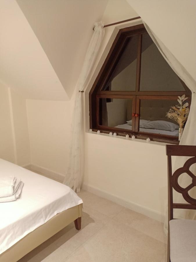 El Castillo Bed And Breakfast Angono Экстерьер фото