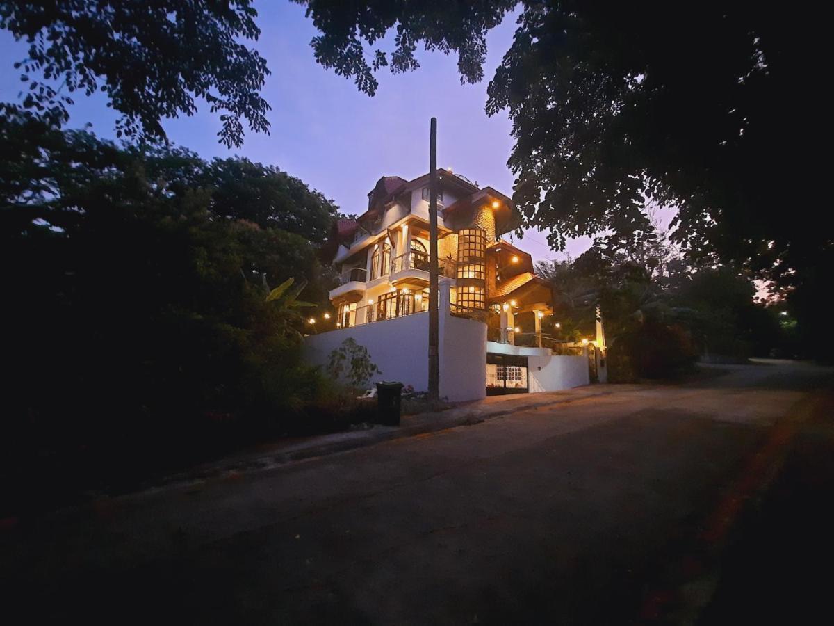 El Castillo Bed And Breakfast Angono Экстерьер фото