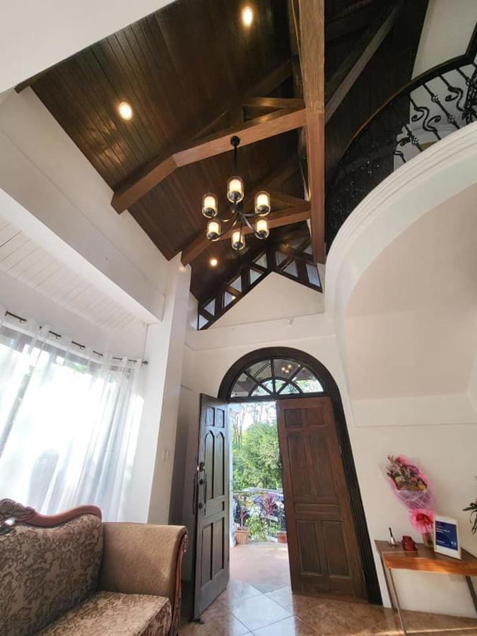 El Castillo Bed And Breakfast Angono Экстерьер фото
